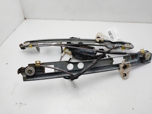 Mechanizm podnoszenia szyby drzwi przednich prawych 8200325135 RENAULT