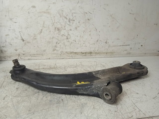 Wahacz zawieszenia przedniego dolny prawy 8200346942 RENAULT