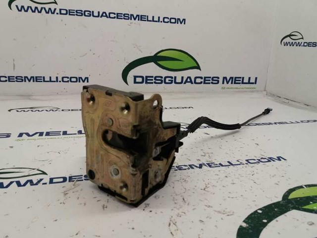 Zamek drzwi przednich prawych 8200350432 RENAULT