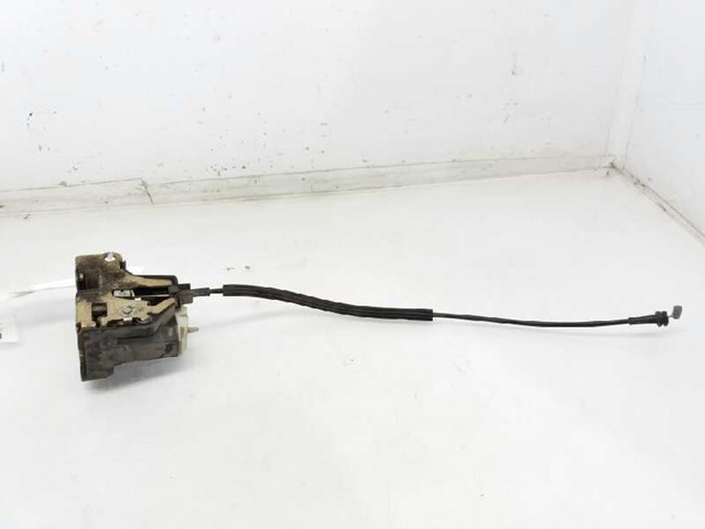 Zamek drzwi przednich prawych 8200350432 RENAULT