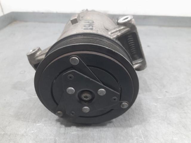 Sprężarka klimatyzacji 8200356576 RENAULT