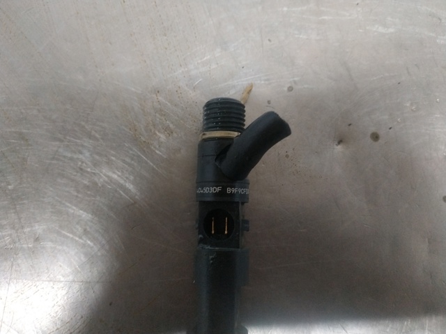 Wtryskiwacz paliwa 8200365186 RENAULT