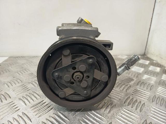 Sprężarka klimatyzacji 8200365787 NISSAN