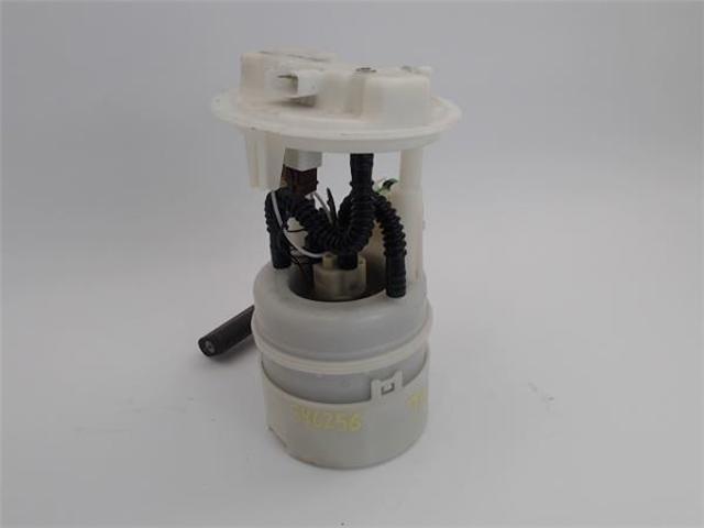 Moduł pompy paliwowej z czujnikiem poziomu paliwa 8200368239 RENAULT
