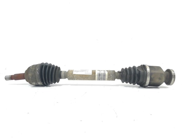 Półoś napędowa przednia prawa 8200379235 RENAULT