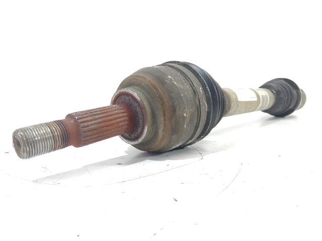 Półoś napędowa przednia prawa 8200379235 RENAULT