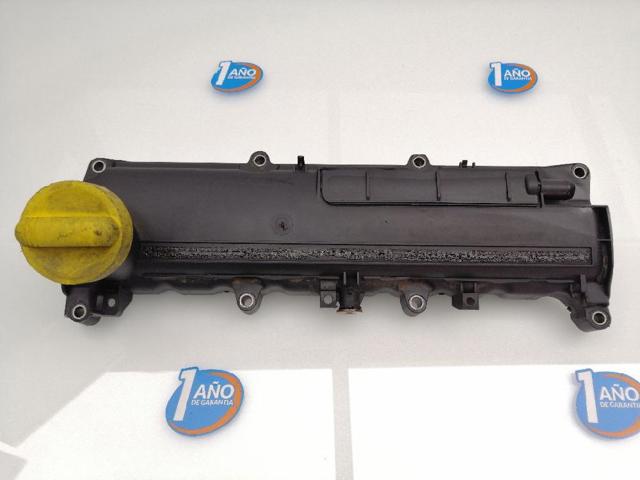 Pokrywa zaworowa 8200379908 RENAULT