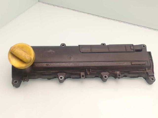 Pokrywa zaworowa 8200379908 RENAULT