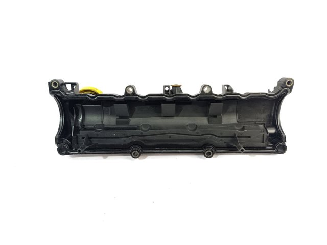 Pokrywa zaworowa 8200379908 RENAULT