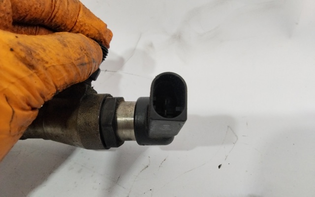 Wtryskiwacz paliwa 8200380253 RENAULT