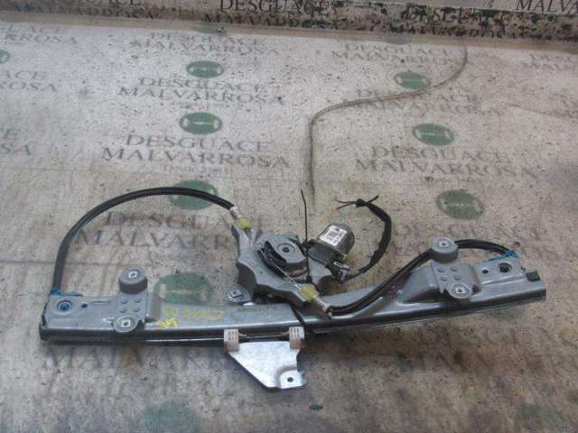 Mechanizm podnoszenia szyby drzwi przednich prawych 8200384741 RENAULT