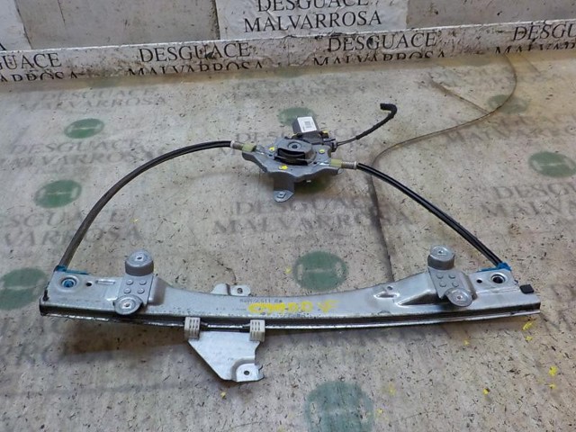 Mechanizm podnoszenia szyby drzwi przednich prawych 8200384741 RENAULT