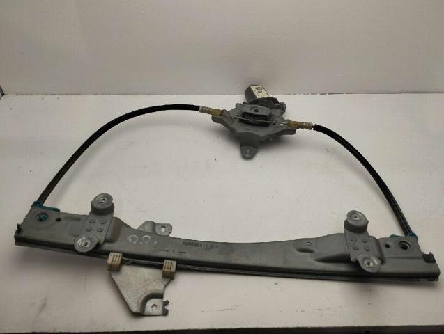Mechanizm podnoszenia szyby drzwi przednich prawych 8200384741 RENAULT
