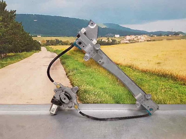 Mechanizm podnoszenia szyby drzwi przednich prawych 8200384741 RENAULT