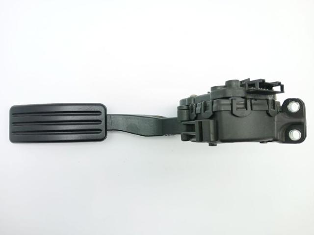 Pedał przyspieszenia (gazu) 8200386506 RENAULT