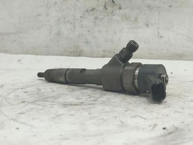 Wtryskiwacz paliwa 8200389369 RENAULT