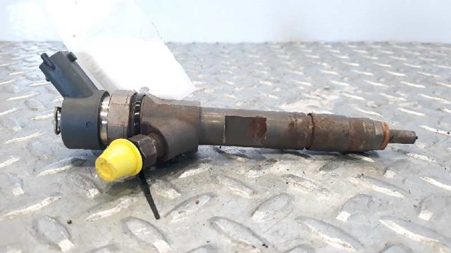 Wtryskiwacz paliwa 8200389369 RENAULT