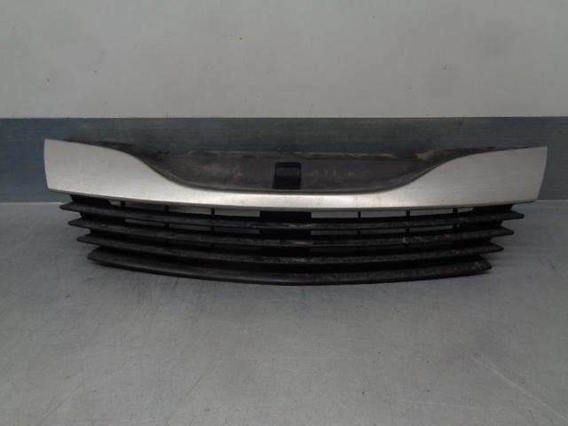 Atrapa chłodnicy 8200390126 RENAULT
