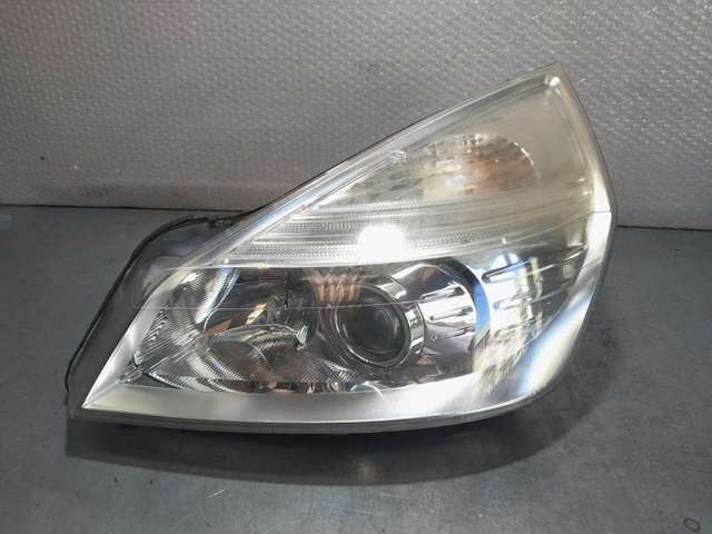 Reflektor lewy 8200394706 RENAULT