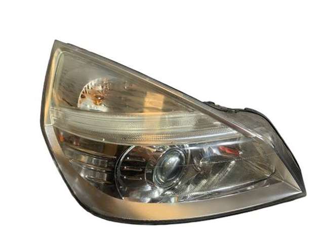 Reflektor prawy 8200394707 RENAULT