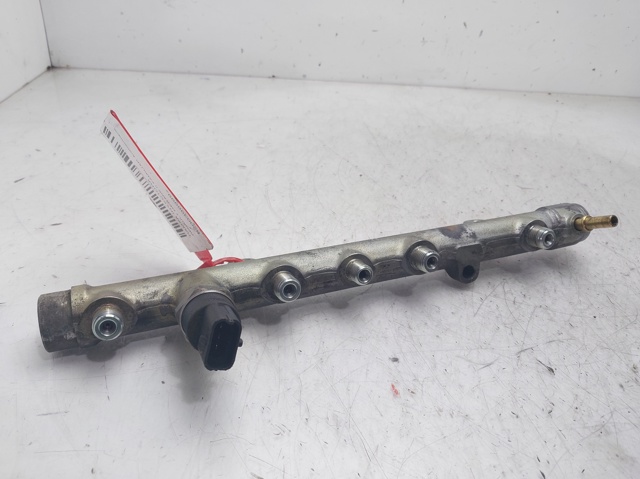 Czujnik ciśnienia paliwa 8200396999 RENAULT