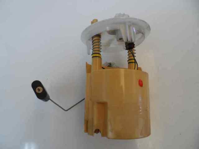 Moduł pompy paliwowej z czujnikiem poziomu paliwa 8200397677 RENAULT