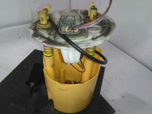 Moduł pompy paliwowej z czujnikiem poziomu paliwa 8200397677 RENAULT