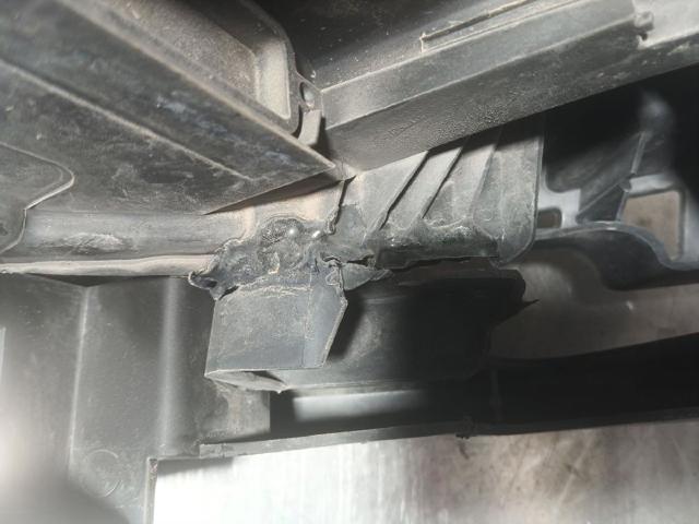 Reflektor prawy 8200412742 RENAULT