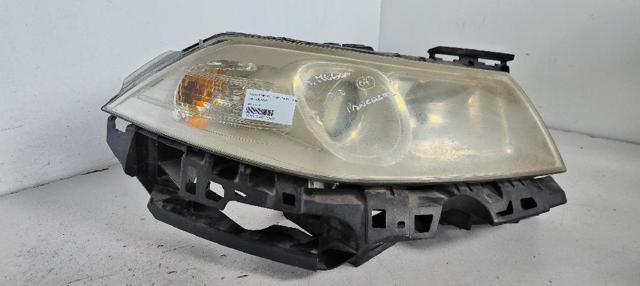 Reflektor prawy 8200412742F RENAULT