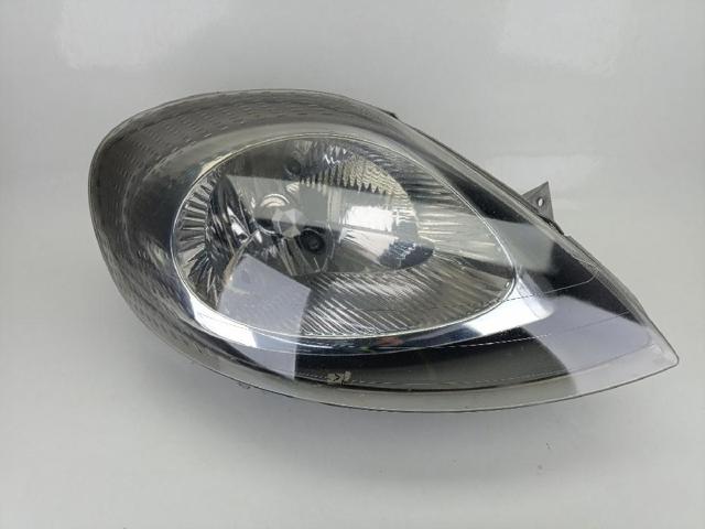 Reflektor prawy 8200415241 RENAULT