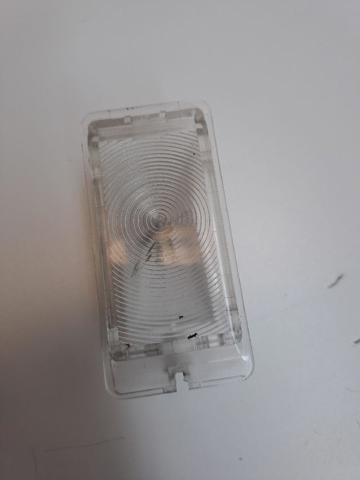Lampka oświetlenia bagażnika 8200418356 NISSAN