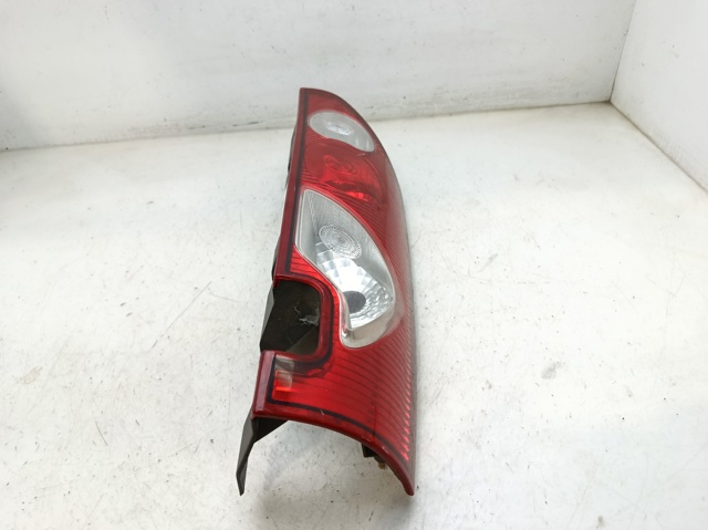 Lampa zespolona tylna lewa 8200419941 RENAULT