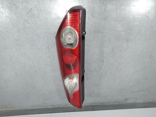 Lampa zespolona tylna prawa 8200419945 RENAULT