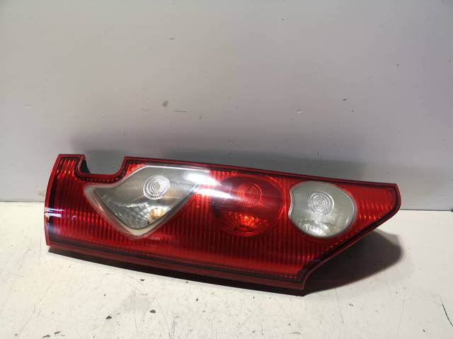 Lampa zespolona tylna lewa 8200419949 RENAULT