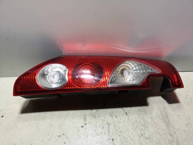 Lampa zespolona tylna lewa 8200419949 RENAULT