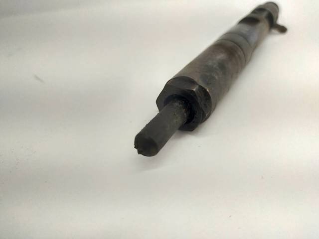 Wtryskiwacz paliwa 8200421359 NISSAN