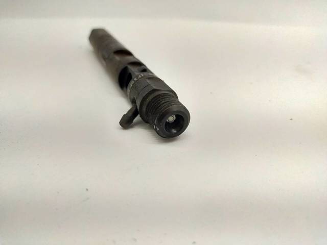 Wtryskiwacz paliwa 8200421359 NISSAN