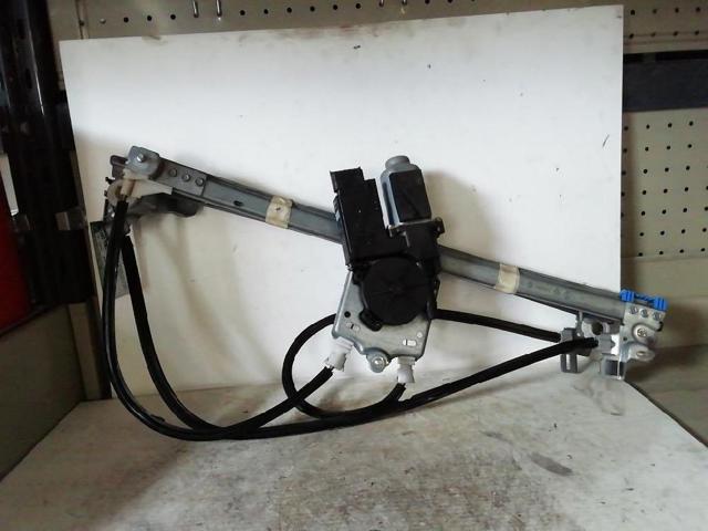 Mechanizm podnoszenia szyby drzwi przednich prawych 8200424422 RENAULT