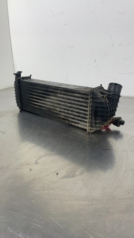 Chłodnica intercoolera 8200427469 RENAULT