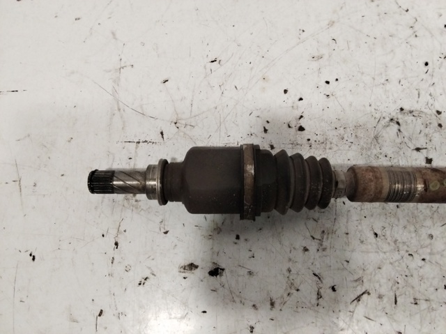 Półoś napędowa przednia lewa 8200432516 RENAULT