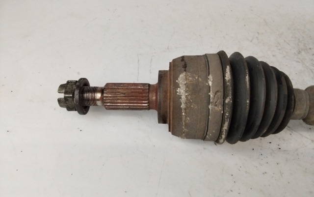 Półoś napędowa przednia lewa 8200432516 RENAULT