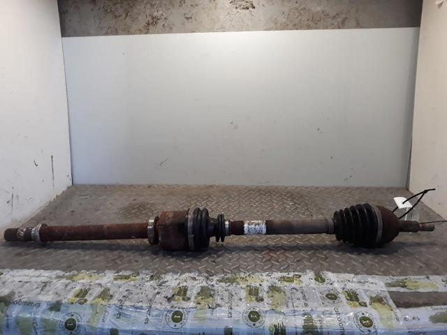 Półoś napędowa przednia prawa 8200436365 RENAULT