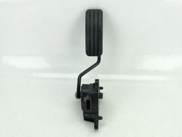 Pedał przyspieszenia (gazu) 8200436878 RENAULT