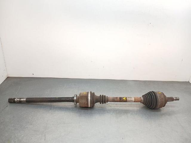 Półoś napędowa przednia prawa 8200439891 RENAULT
