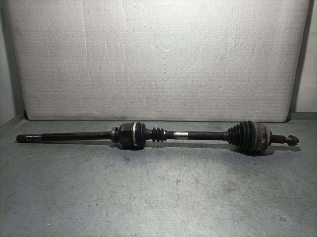 Półoś napędowa przednia prawa 8200439891 RENAULT