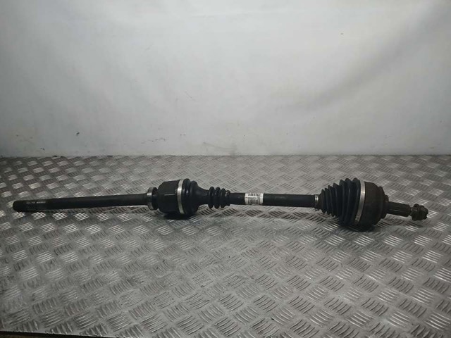 Półoś napędowa przednia prawa 8200439891 RENAULT