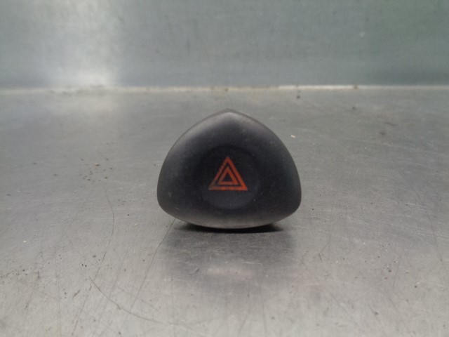 Przycisk włączania światła awaryjnego 8200442723 RENAULT