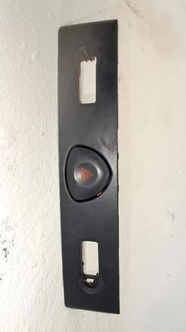 Przycisk włączania światła awaryjnego 8200442723 RENAULT