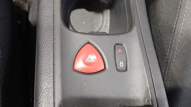 Przycisk włączania światła awaryjnego 8200442724 RENAULT