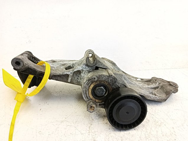 Wspornik alternatora 8200443903 RENAULT